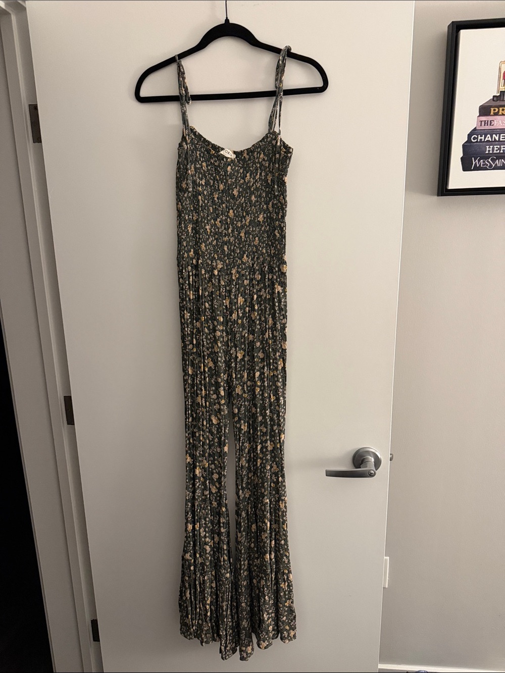 Floral Smocked Wide-Leg Jumpsuit in Green. Adjustable straps. Size L